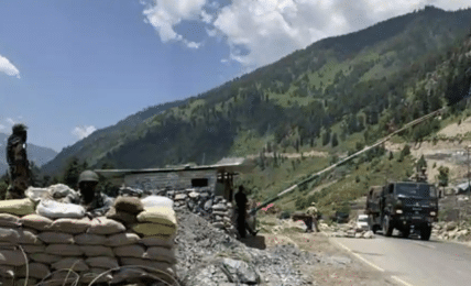 China releases 10 Indian soldiers