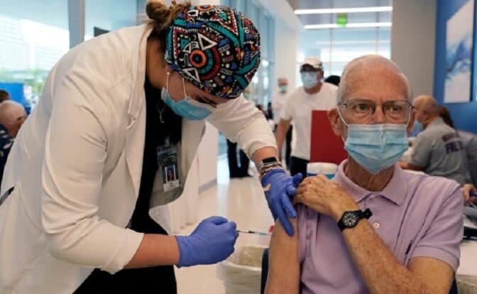 Coronavirus updates: Herd immunity will 'take awhile,' CDC director says; California to switch up vaccine distribution; US deaths near 430K