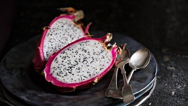 What Are the Benefits of Dragon Fruit, and How Do You Eat It? Here’s What to Know | How to Eat Dragon Fruit