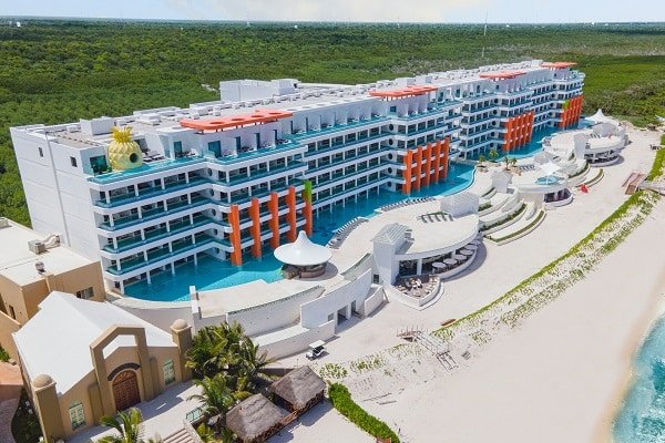 Mexico’s First Nickelodeon Resort Is Now Open and It Comes With a Spongebob-style Pineapple Suite