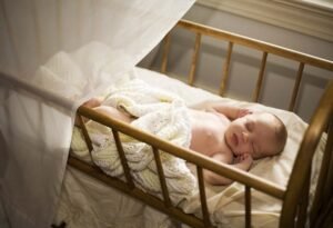 Why You Should Choose a Cradle for your Baby