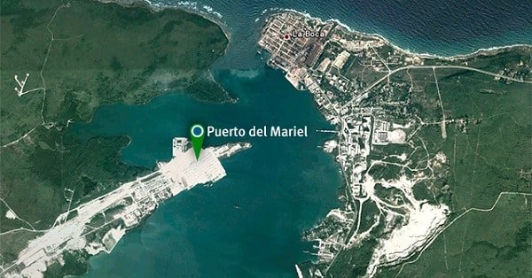 Cubans take pilot boat in the port of Mariel towards the USA !