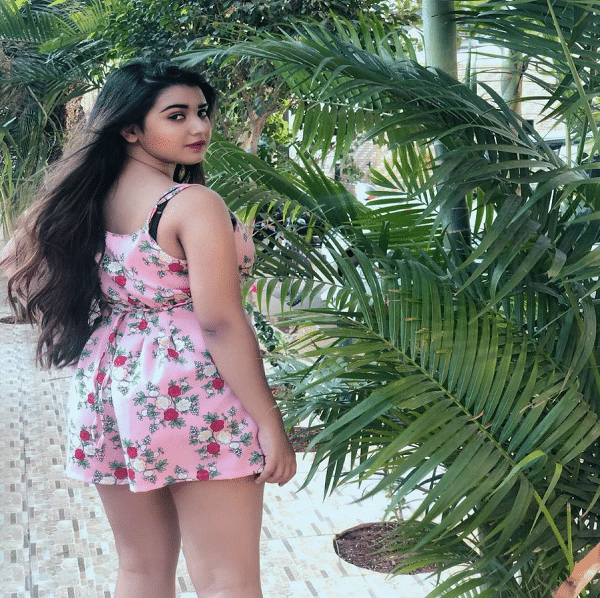 Roshni Walia Biography