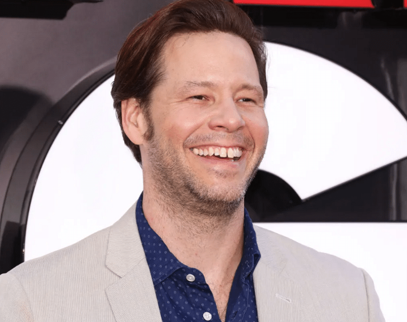 Ike Barinholtz Net Worth